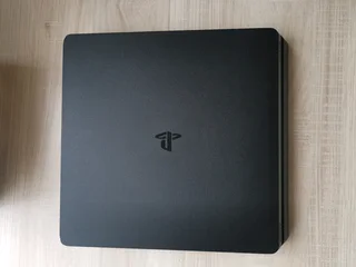 Ps4 slim 800GB