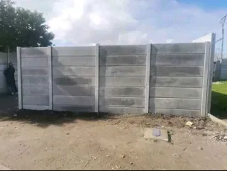 Vibracrete slab walls, houses&amp;palissade fence