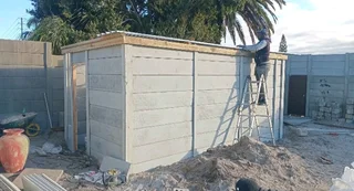 Vibracrete slab walls, houses&amp;palissade fence