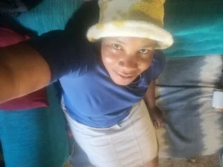 I'm looking for housekeeping job stay out