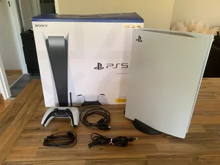 PS5 825 GB Disc Edition &#43; Duel Sense Controller