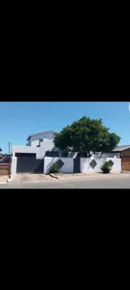 Belhar 7 bedroom house for sale @R2 599 000 with 2 granny flats attached