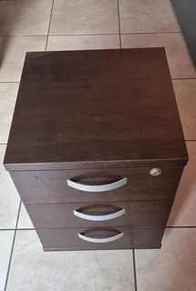 Wooden 3 drawer with wheels