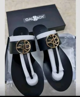 Handbags and scandels