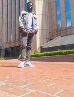 Am looking for a job