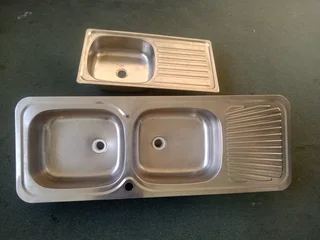 Kitchen sink stainless. Almost Brand NEW