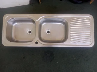 Kitchen sink stainless. Almost Brand NEW