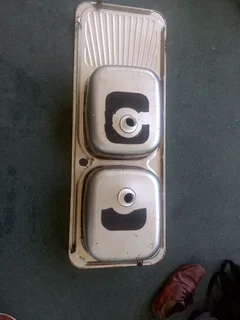 Kitchen sink stainless. Almost Brand NEW