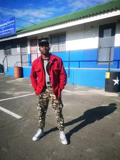 Am looking for a job