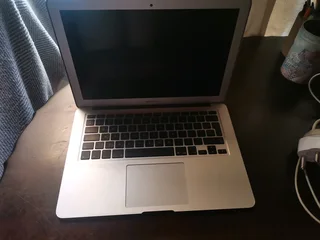 Macbook Air- listing as repairable/parts