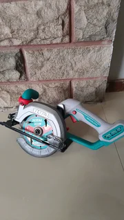 Total tool 20V cordless circular saw for sale as a bare tool unit at R699 not negotiable or swap