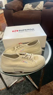 Full grey sand superga.