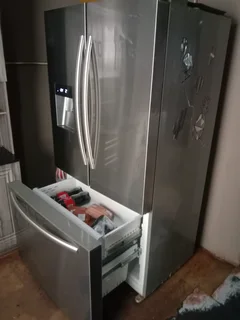 Fridge - Ad posted by Serame Rasunyane