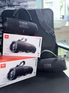 2X Barely used JBL Charge 6 Speakers