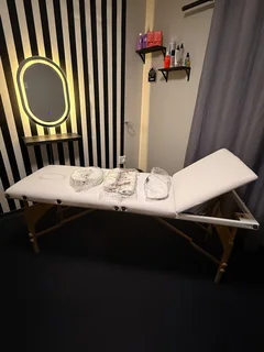 Hazlo Massage Table Bed -