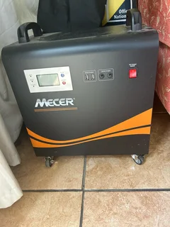 MECER M1 1000w Trolley Inverter