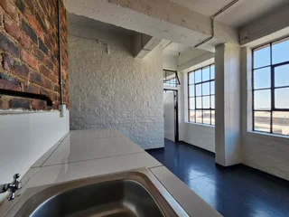 2 Bedroom Apartment / Flat to Rent in City &amp; Suburban Johannesburg