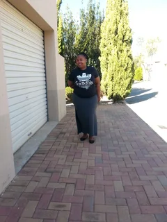 SAMKELISO AGED 38, I AM A WELL EXPERIENCED ZIMBABWEAN MAID LOOKING FOR A DOMESTIC AND CLEANING JOB.