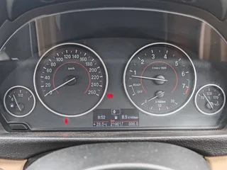 2012 BMW 320i (F30) M Sport Manual