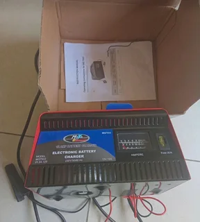 12 AMP Charger/ Car Battery Charger