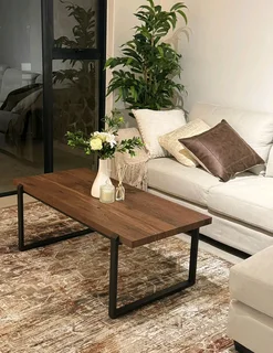 L-shaped couch - R10,000