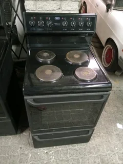 Defy stove with 4 plates and oven