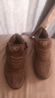 Sneaker-Boots by New-Yorkers