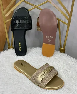 William online boutique for original ladies slides