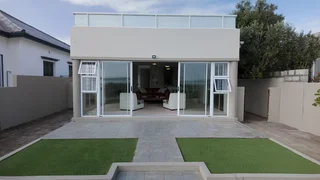 House - Ad posted by Anne Tonkin-Grobler