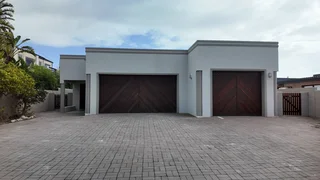 House - Ad posted by Anne Tonkin-Grobler