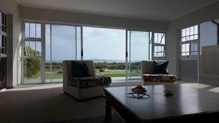 House - Ad posted by Anne Tonkin-Grobler