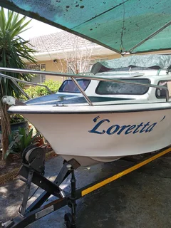 Calibre 75HP Boat - 2-Stroke, 3-Cylinder Engine - Great Condition, Minor Electrical Issues
