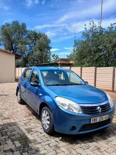 2011 Renault Sandero Hatchback