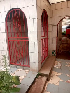 3 bedroom in Moletsane Soweto