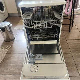 LG Dishwasher for sale R800