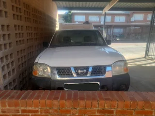 Nissan NP300