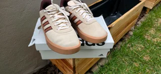 Adidas platform takkie