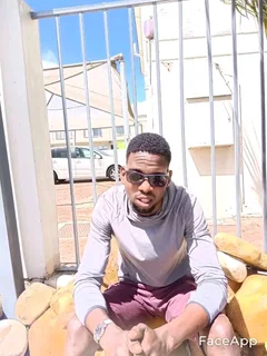 Amazing 'energetic healthy and vibrant with self motivated looking for a job as a waiter.