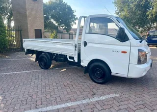 Bakkie and trailer for hire