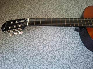 Beginner/Student sized classical guitar with nylon string