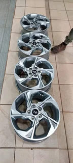 A set of 17inch hyundia creta mags like new