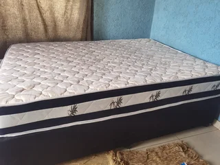 6 months old Double Bed for sale