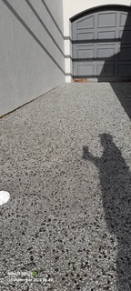 Exposed aggregate concrete