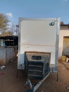 Royal Tent and tarp Mobile Fridge series TR2 registration number KHX 755 NW