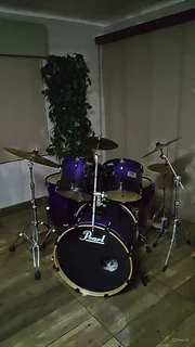 Pearl drum set
