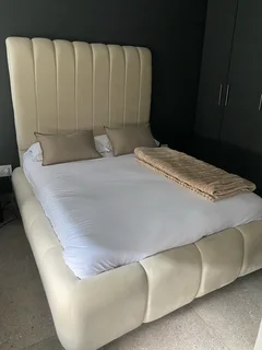 Headboard and bed base